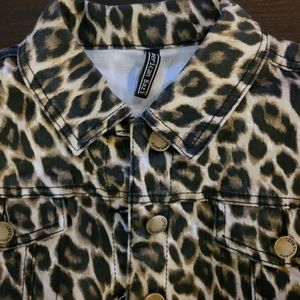 Amwrican Bazi Women  Leopard Print Jack Size Large